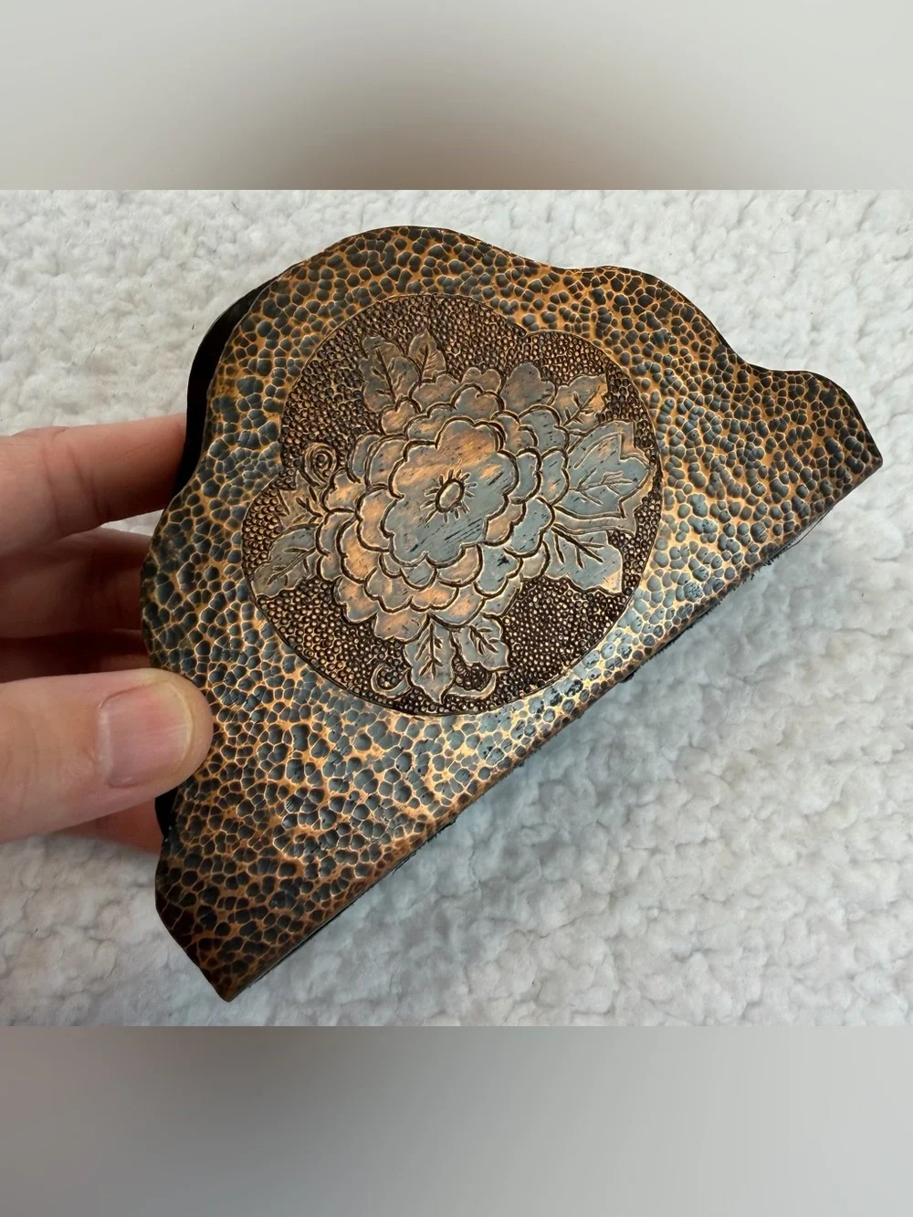 (VTG) Hammered Copper Floral Napkin / Letter Holder, OS